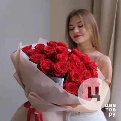 Рикарда - 25 ароматных бордовых роз